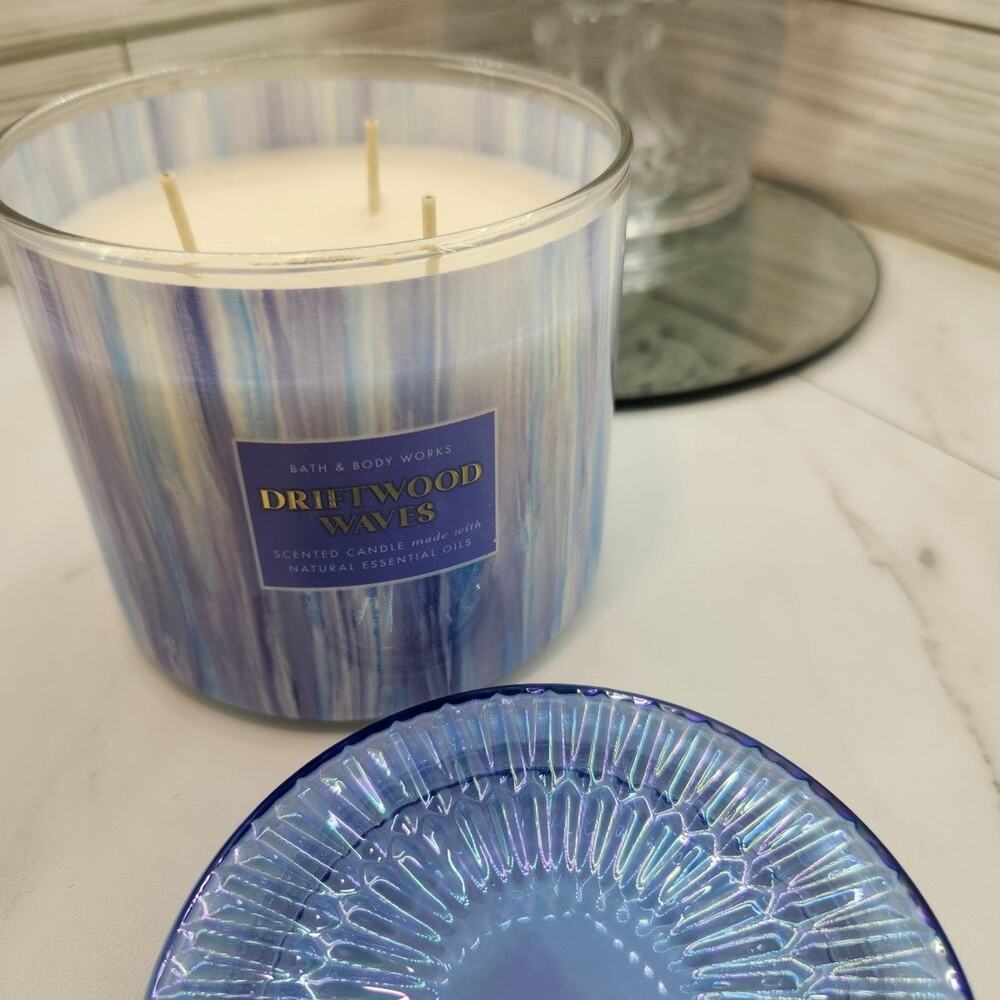 Bath & Body Works DRIFTWOOD WAVES Candle